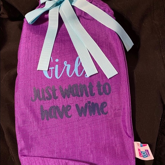 3 Pack Fun Fabric Wine Gift Bags Set of 3 Fabric Wine Bags see fun details - Picture 5 of 7